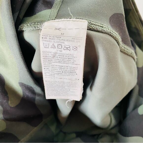 OLD NAVY Olive Green Black Camo Print High Rise Waisted Biker Shorts 8" Inseam M - Picture 10 of 12